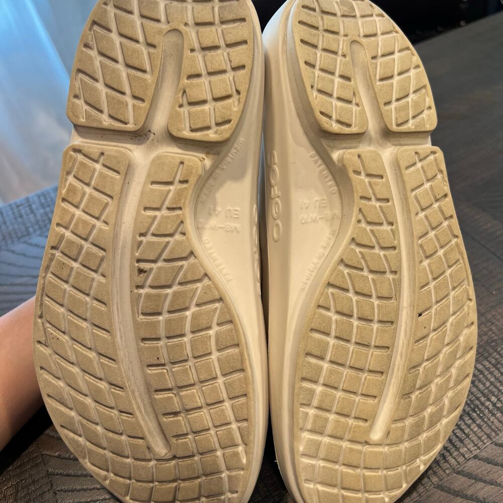 OOFOS Women's Slide Sandals in Cream - Picture 7 of 8